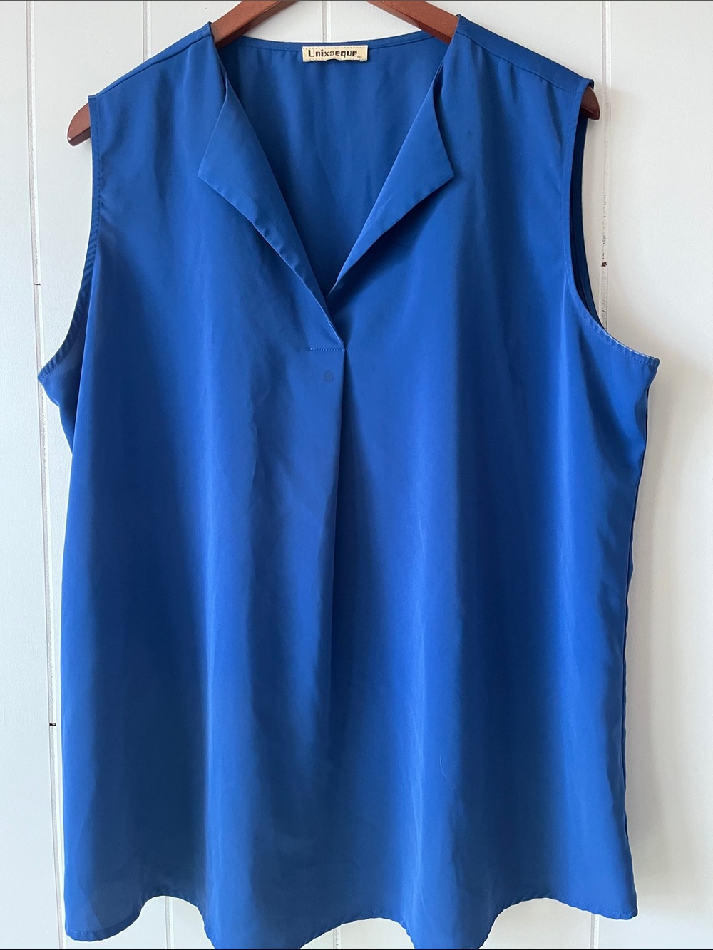 Sleeveless V-Neck Shell Top in Royal Blue